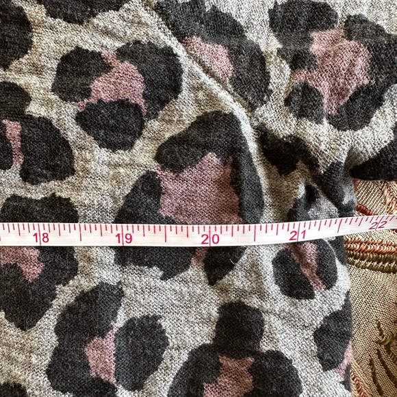 Slub Boyfriend Cardigan Button-Front sweater - Picture 8 of 12